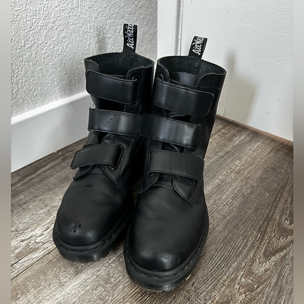 Black Coralia Dr Doc Martens Size US 8 UK 6 - Preowned good condition
